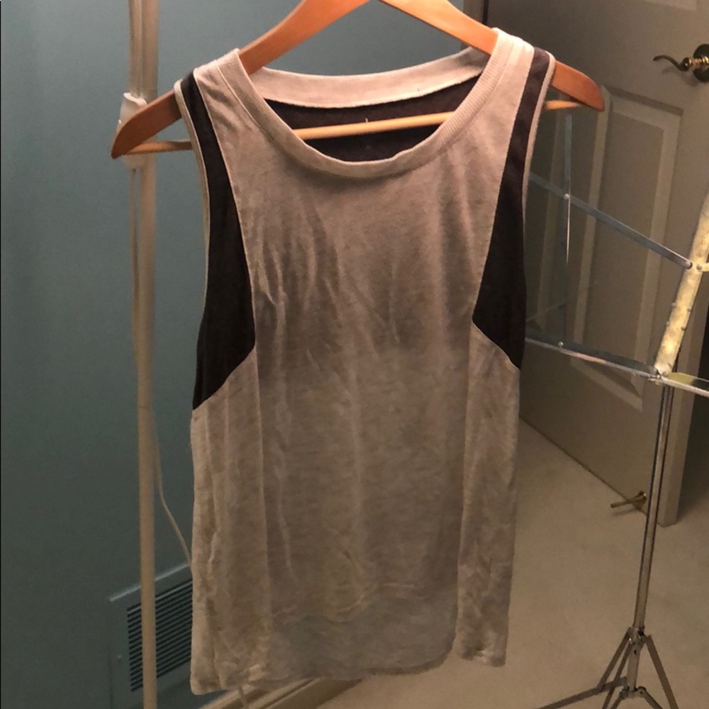 ALO yoga tank top